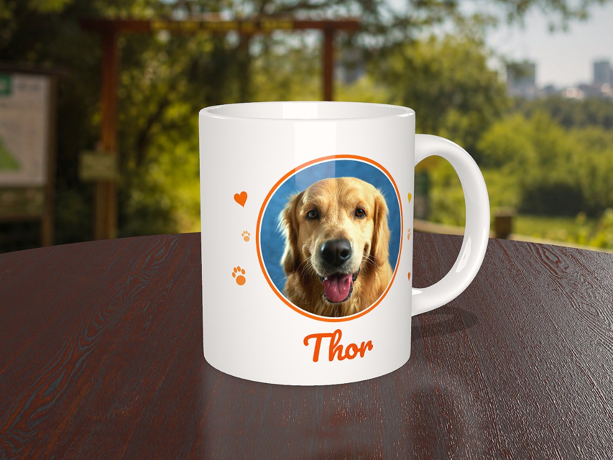 Mockup de caneca com a arte aplicada